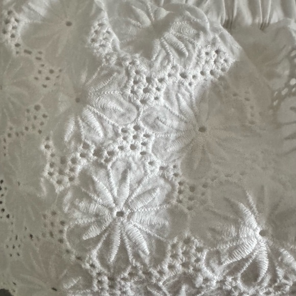 Elegant Off-Shoulder White Blouse - Picture 4 of 4